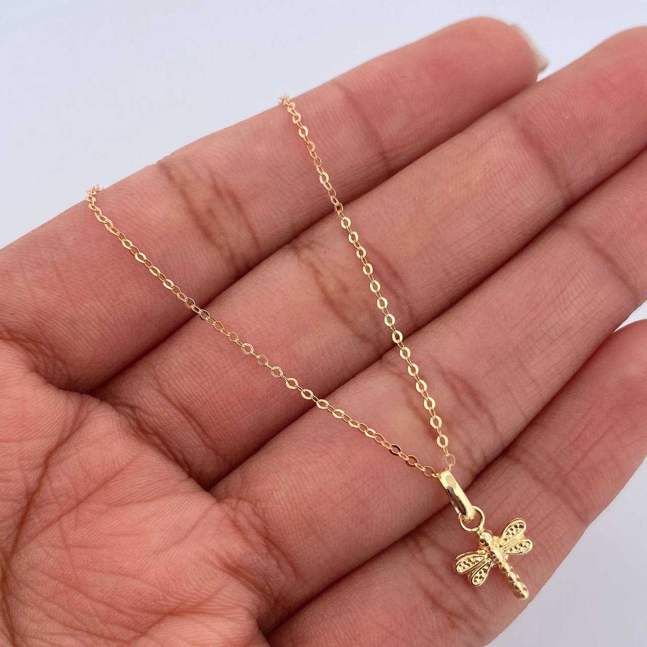 Set Cadena Aro Seguido 0.85gr/45cm/0.6mm + Dije Libelula 0.35gr/1.4cm Troquelado Oro 18K (Oferta) &