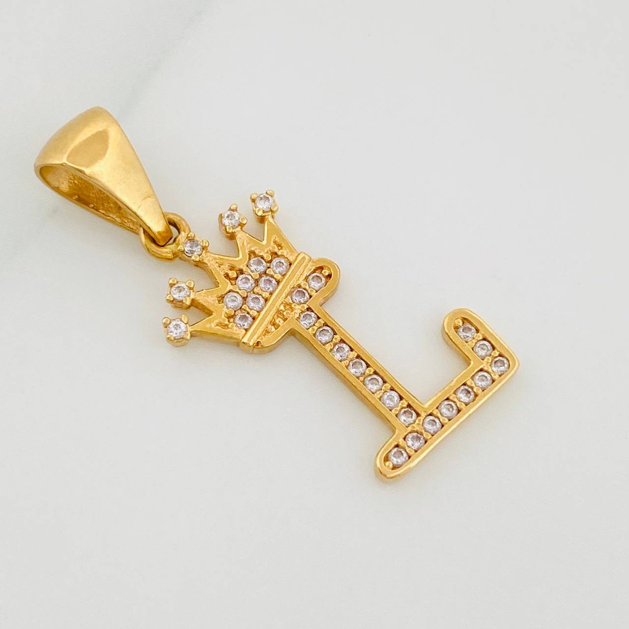 Dije Corona Letra L 1.5 g / 2.7 cm Oro Amarillo 18K