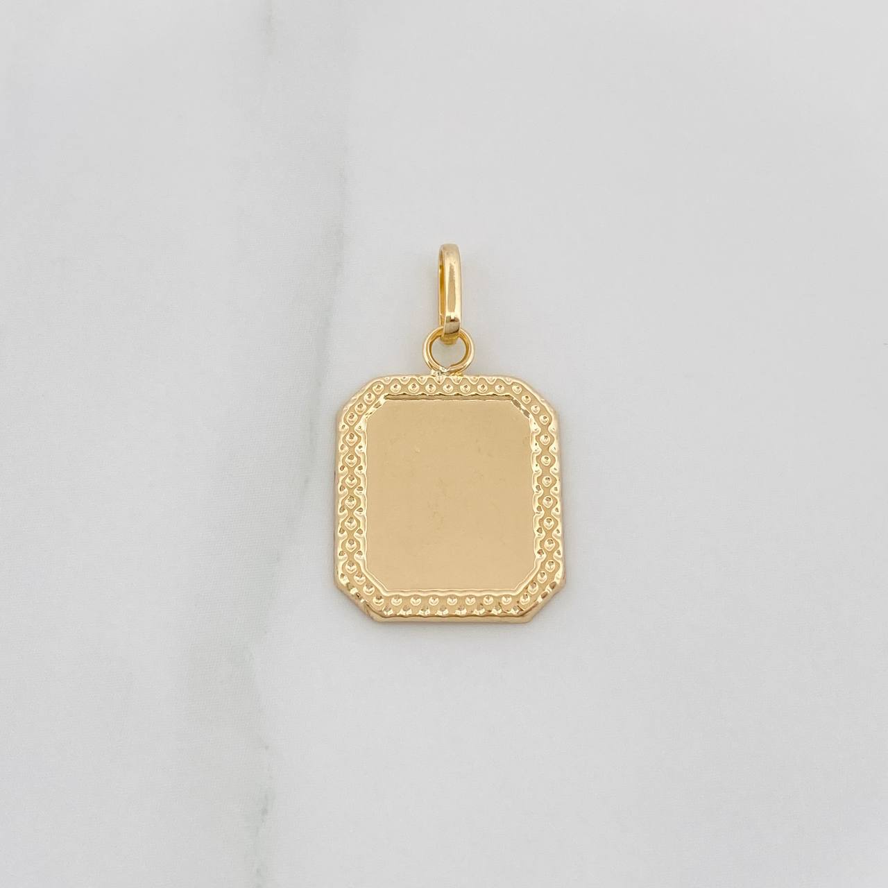 Dije Placa Bordeada 0.7 g / 2.3 cm Oro Amarillo 18K