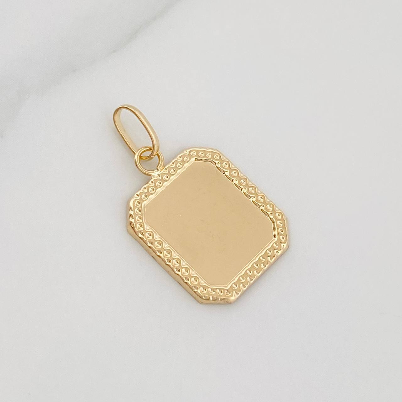 Dije Placa Bordeada 0.7 g / 2.3 cm Oro Amarillo 18K