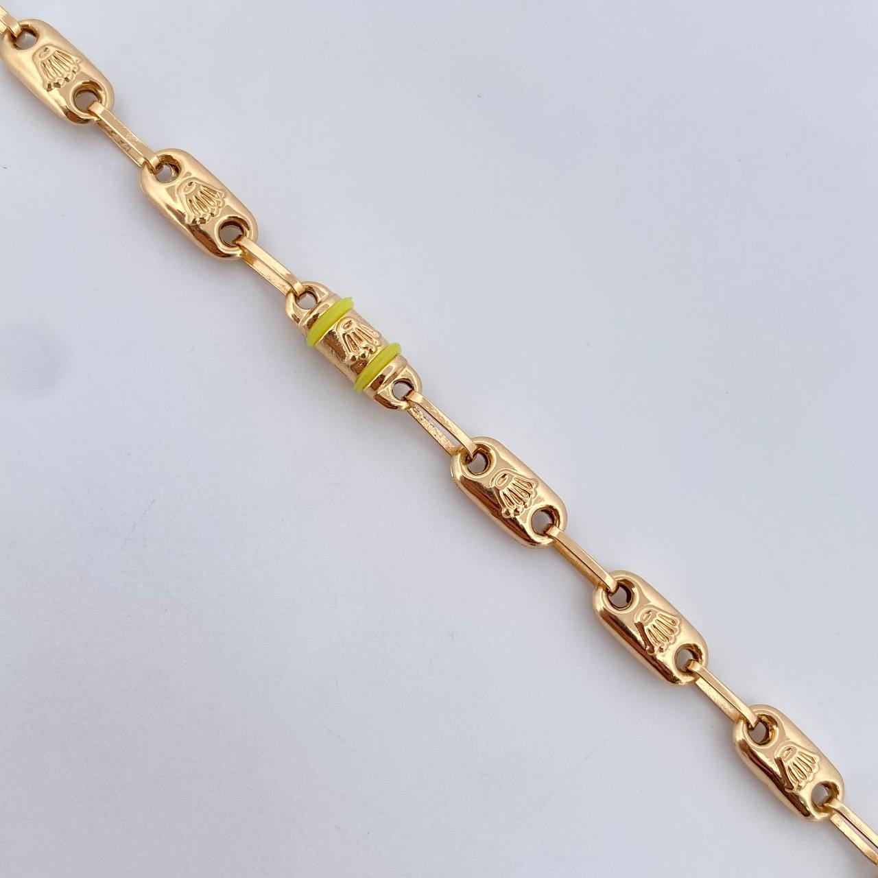 Pulso Rustico Eslabon Corona Rx 4.05gr / 19.1cm / 4.3mm Cauchos Amarillos Rosados Aguamarina Oro Amarillo 18K $