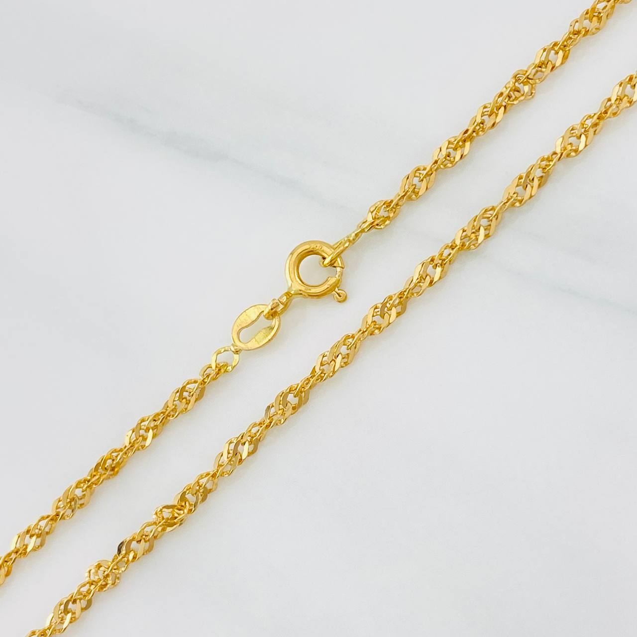Cadena Singapur 5.5g / 60cm / 2.1mm Oro Amarillo 18K