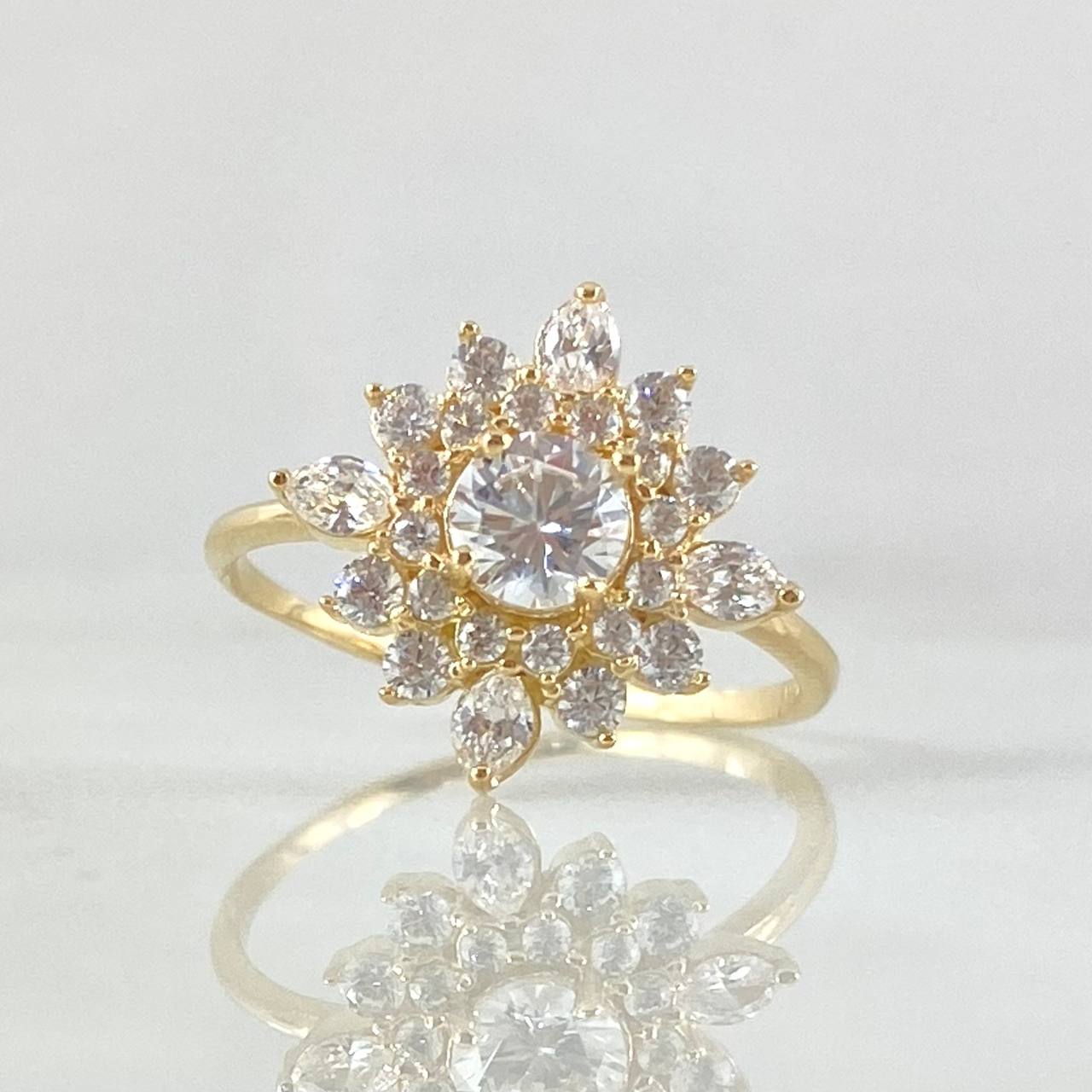 Set Flor Estrellada - Topos 1.2cm - Anillo T5 5gr - Circones Blancos Nac.Esp. Oro 18K *
