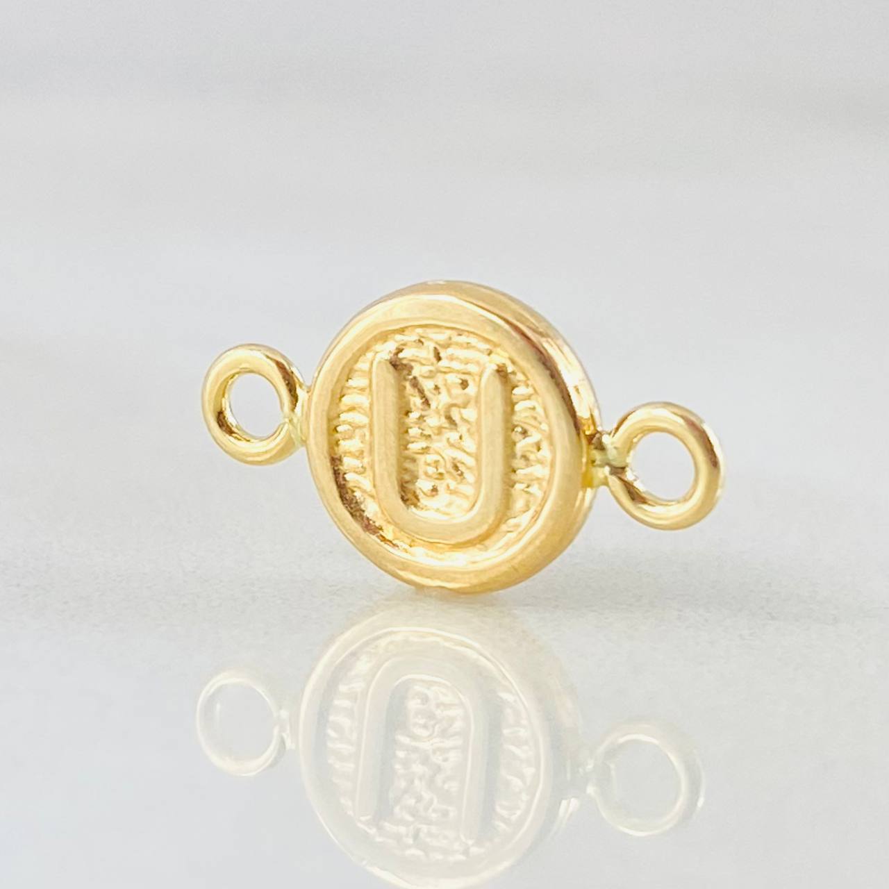 Herraje Letra U 0.35gr / 1.4cm / Oro Amarillo 18K