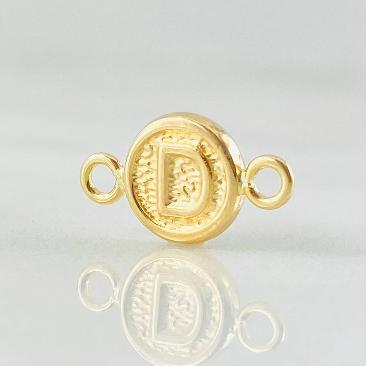 Herraje Letra D 0.35gr / 1.4cm / Oro Amarillo 18K
