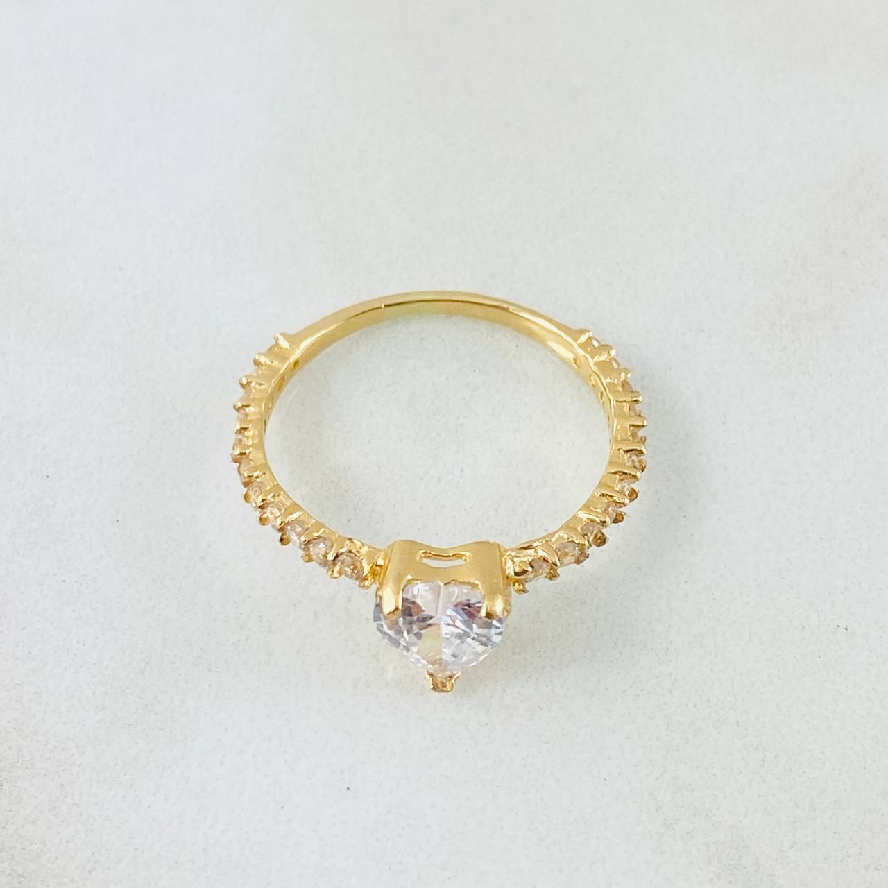 Anillo Solitario Corazón Churumbela 1.75gr / T6 1/2 / Oro Amarillo 18K