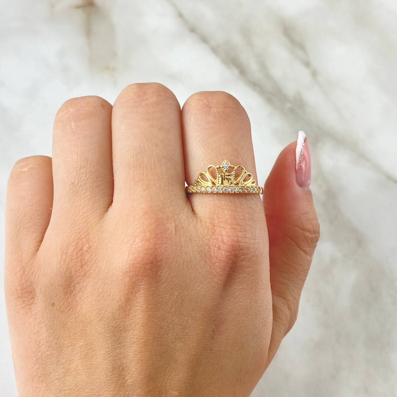 Anillo 15s Plumas Ondeadas 1.95gr / T7 1/4 / Oro Amarillo 18K