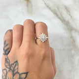 Set Flor Estrellada - Topos 1.2cm - Anillo T5 5gr - Circones Blancos Nac.Esp. Oro 18K *
