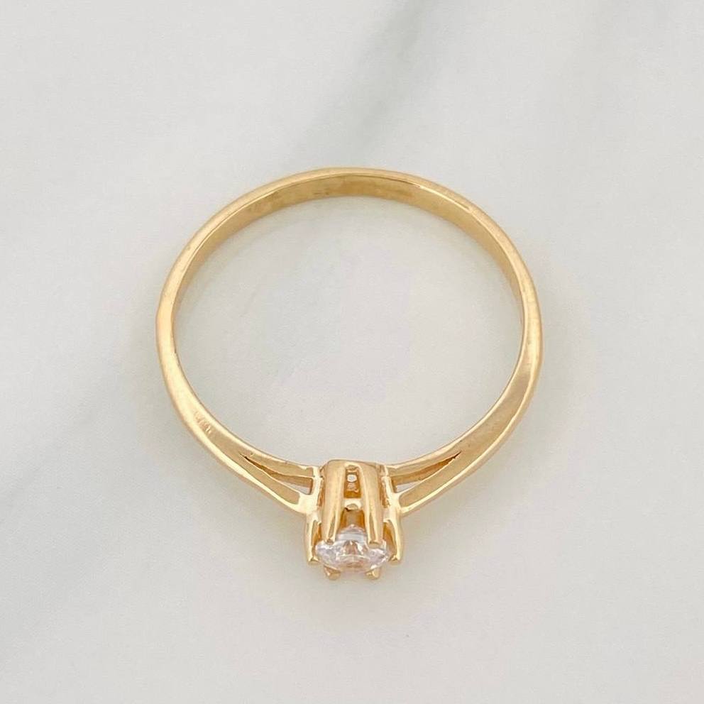 Anillo Solitario 1.6 g / T7 Oro Amarillo 18K