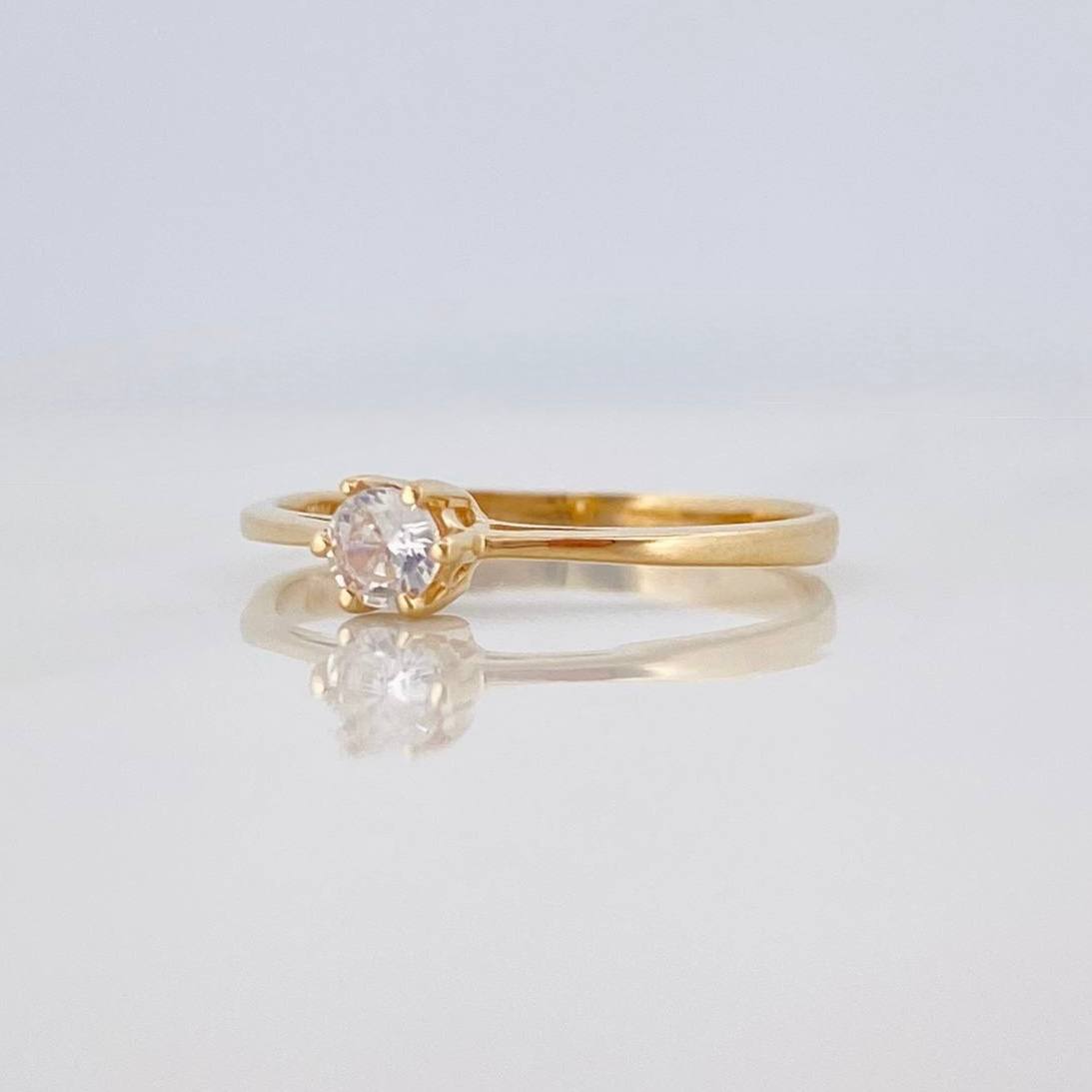 Anillo Solitario 1.6 g / T7 Oro Amarillo 18K