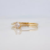 Anillo Solitario 1.6 g / T7 Oro Amarillo 18K