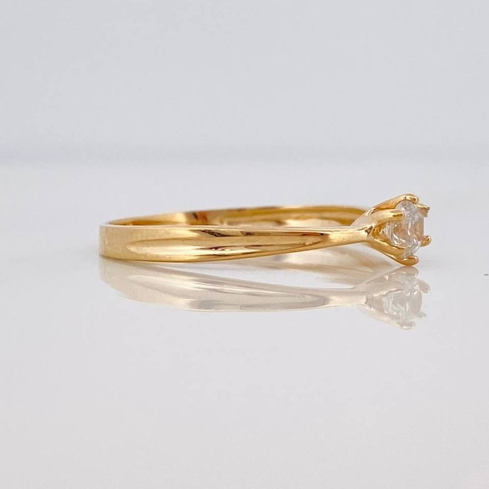 Anillo Solitario 1.5 g / T6 Oro Amarillo 18K