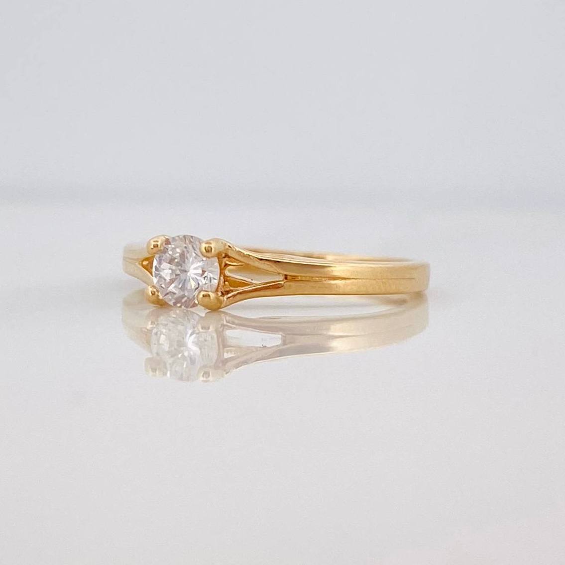 Anillo Solitario 1.6 g / T5 Oro Amarillo 18K
