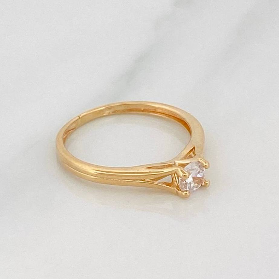 Anillo Solitario 1.6 g / T5 Oro Amarillo 18K