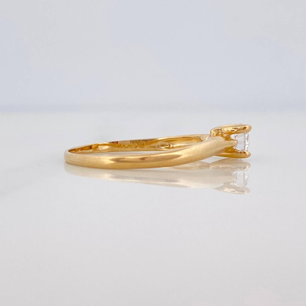 Anillo Solitario 1.8 g / T6 Oro Amarillo 18K
