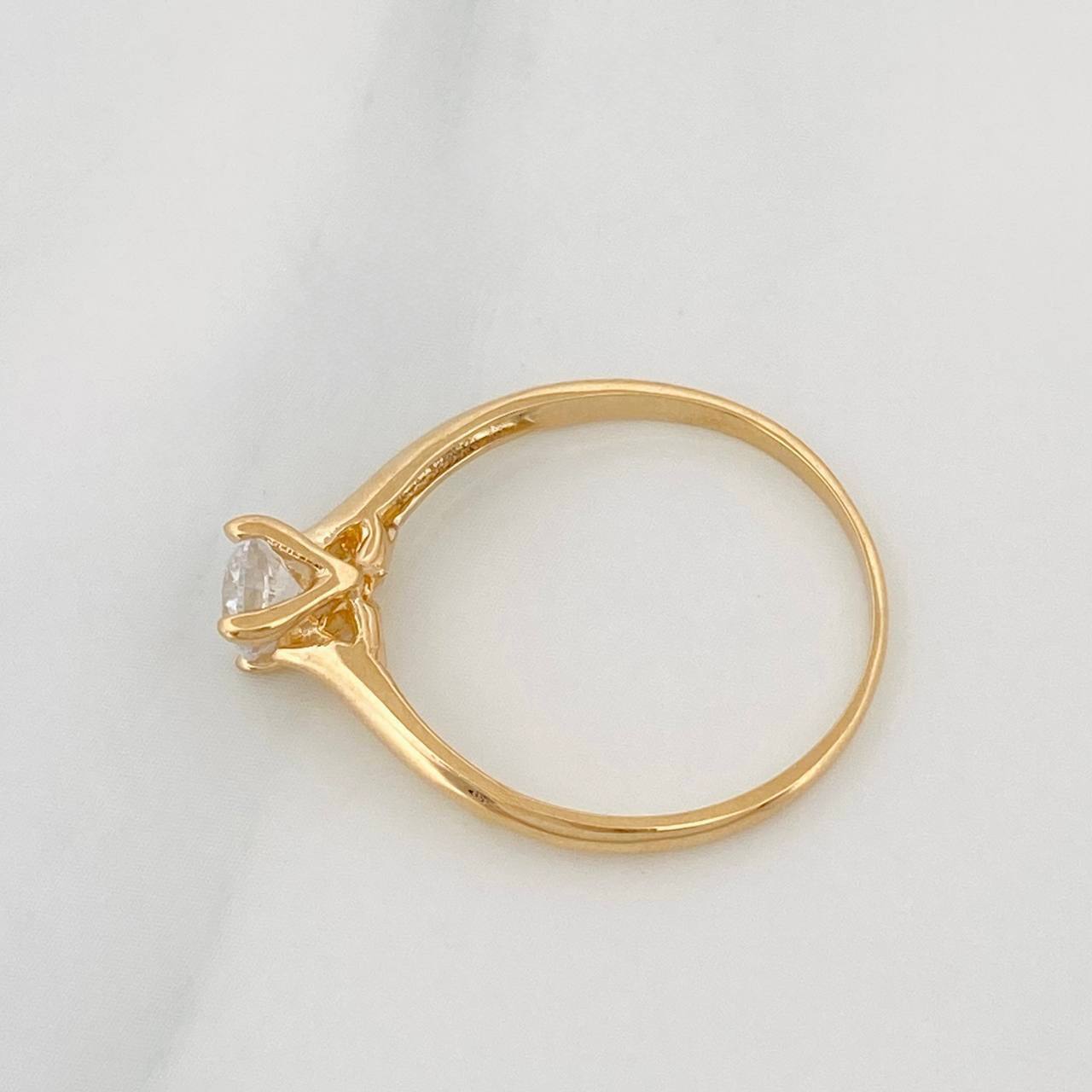 Anillo Solitario 1.8 g / T6 Oro Amarillo 18K
