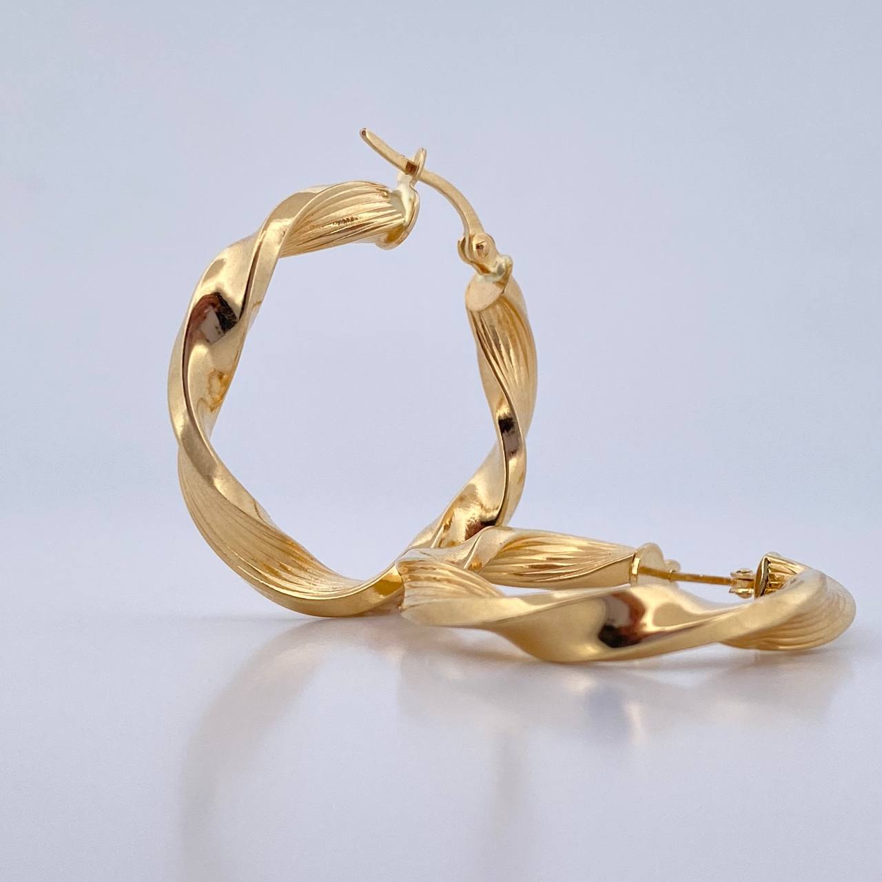 Candongas Nico 3.95gr / 3.1cm / Rayadas Entorchadas Oro Amarillo 18K &