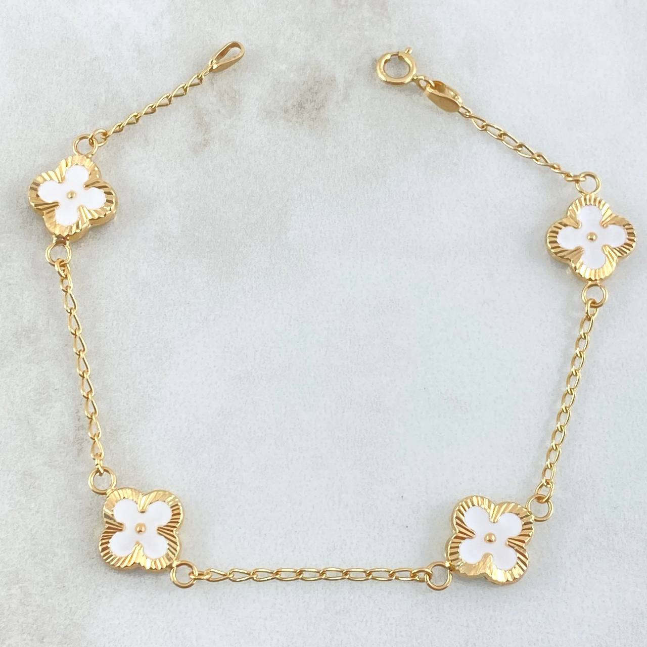Pulso Espiga Flor Trébol Diamantado 3.3gr / 17.5cm / 1.4mm Resina Blanca 4und Oro Amarillo 18K