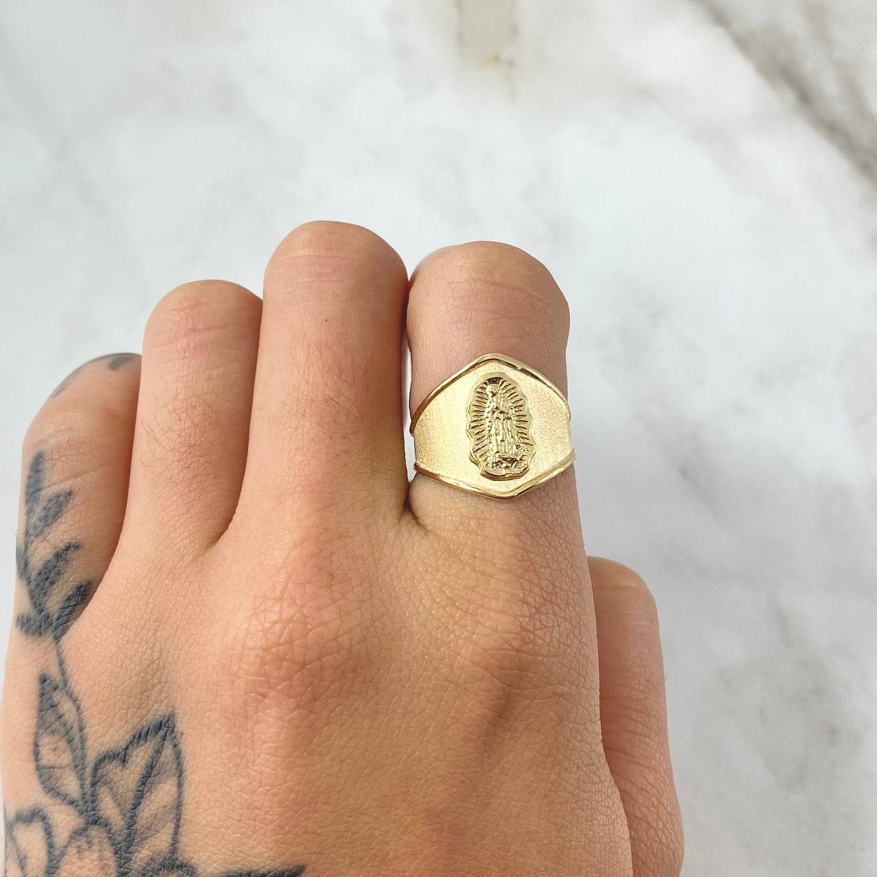 Anillo Virgen Guadalupe 1.95gr / T8 1/4 / Oro 18K *