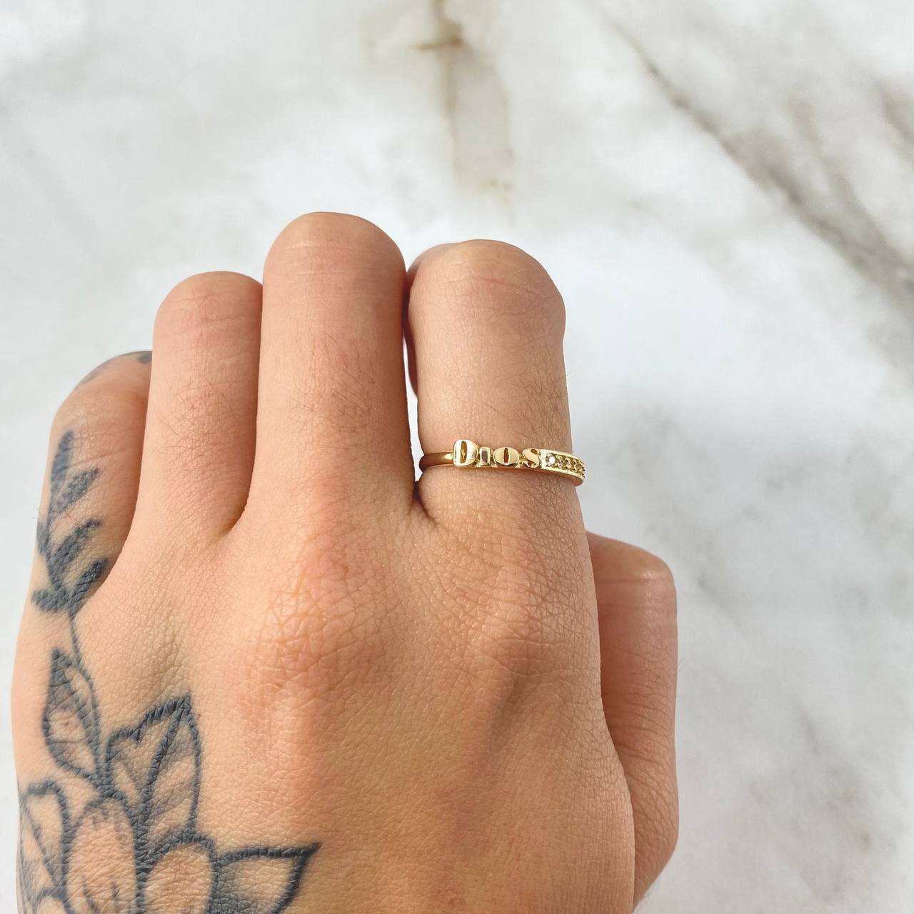 Anillo Dios 1.2gr / T7 3/4 / Oro 18K *
