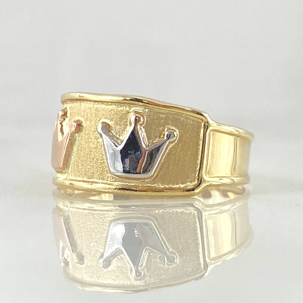 Anillo Coronas 1.65gr / T6 1/4 / Oro 18K -