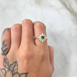 Set Flor Estrellada - Topos 1.2cm - Dije 2.1cm - Anillo T7 6.15 - Circones Blancos Verde Nac.Esp. Oro 18K ©