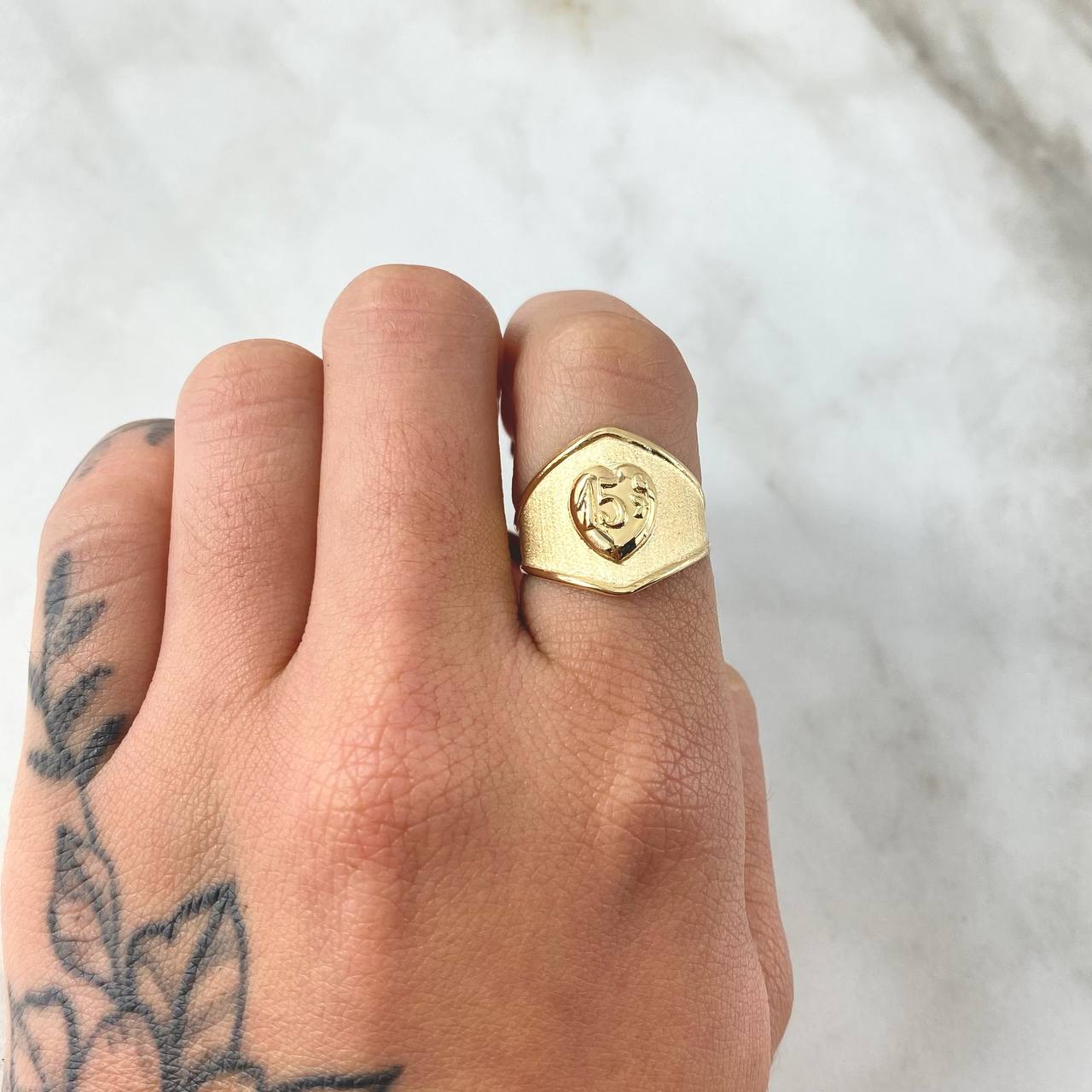 Anillo Corazon 15s 1.75gr / T6 1/2 / Oro 18K