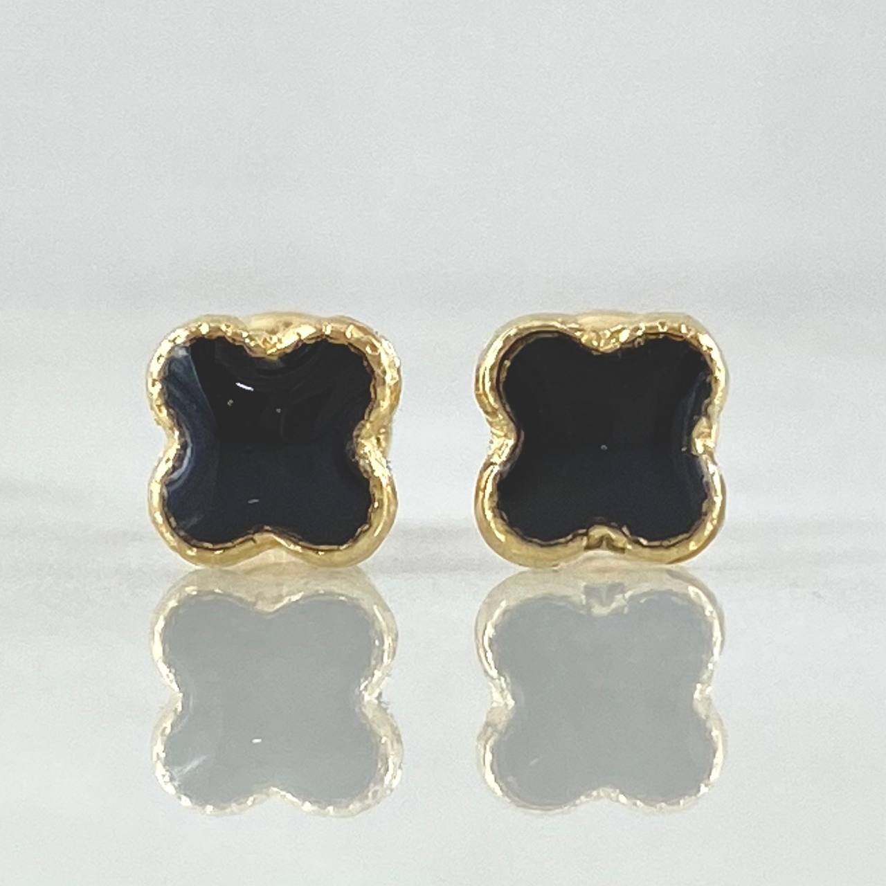 Topos Trebol 0.7gr / Oro 18K *