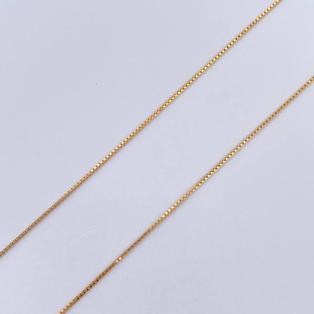 Set Cadena Veneciana /1.0gr/45cm/0.3mm + Dije Virgen Guadalupe /0.35gr/1.5cm Troquelado  Oro 18K (Oferta) &