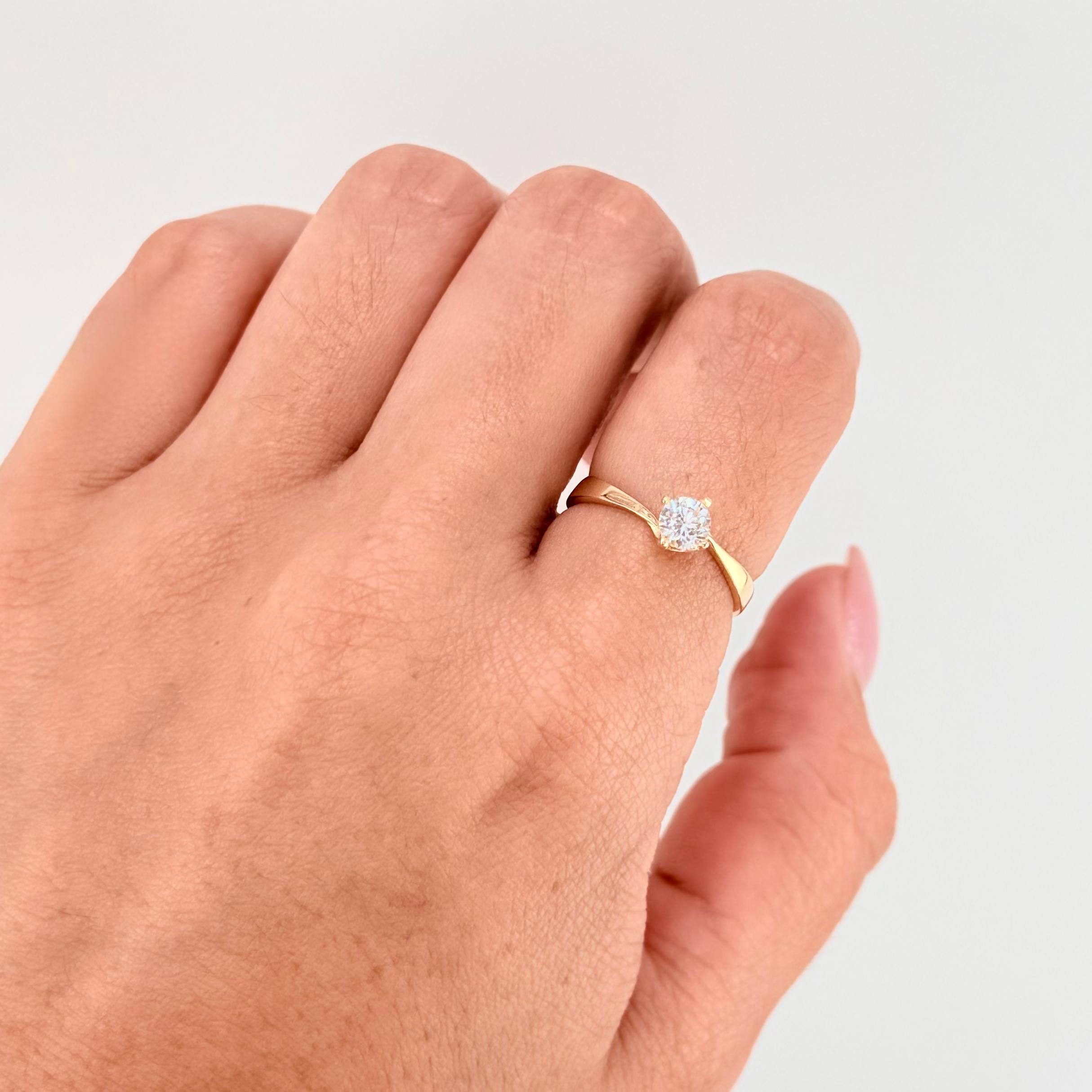 Anillo Solitario Chispa 1.75gr / T7 / Oro Amarillo 18K