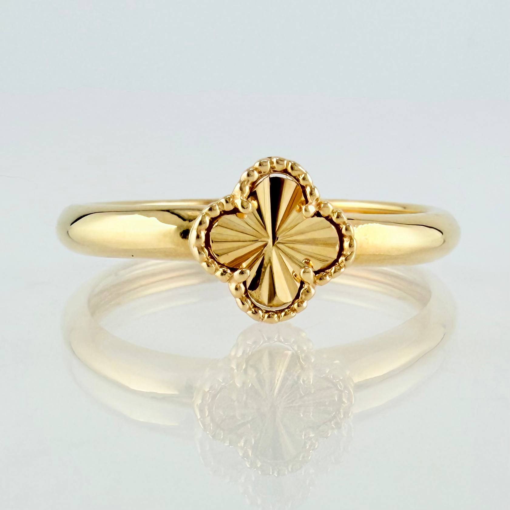 Anillo Trebol Dorado 2.3gr / T9 3/4 / Oro Amarillo Nac.Esp. 18K ©