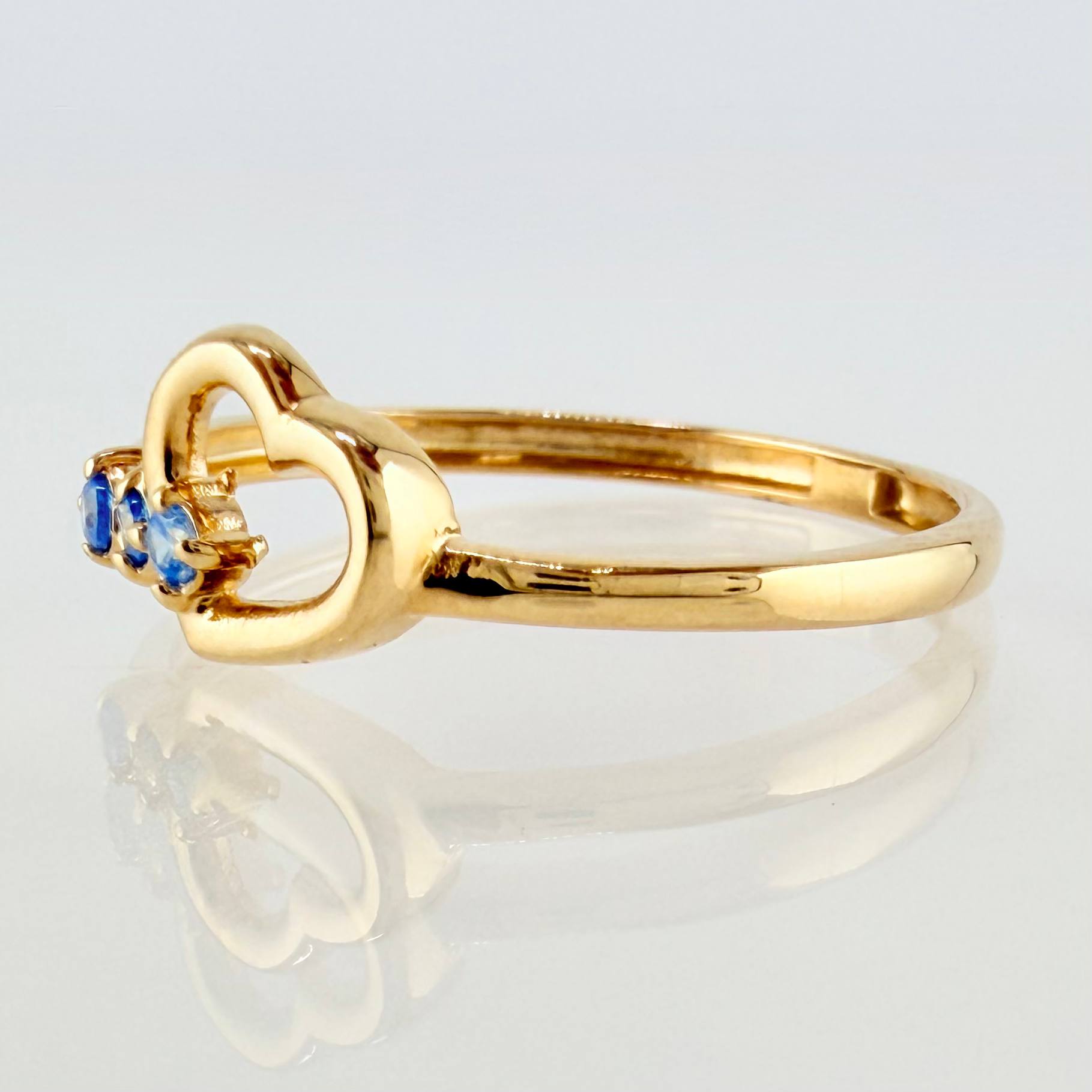 Anillo Corazón 1.2gr / T6 3/4 / Oro Amarillo 18K ©