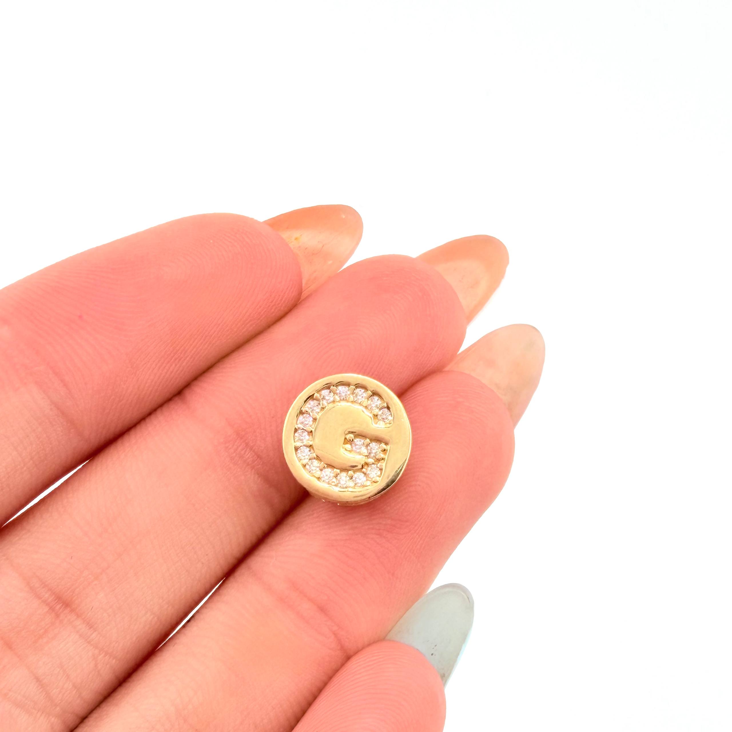 Dije Herraje Letra G 1.35gr / 1cm / Oro Amarillo 18K