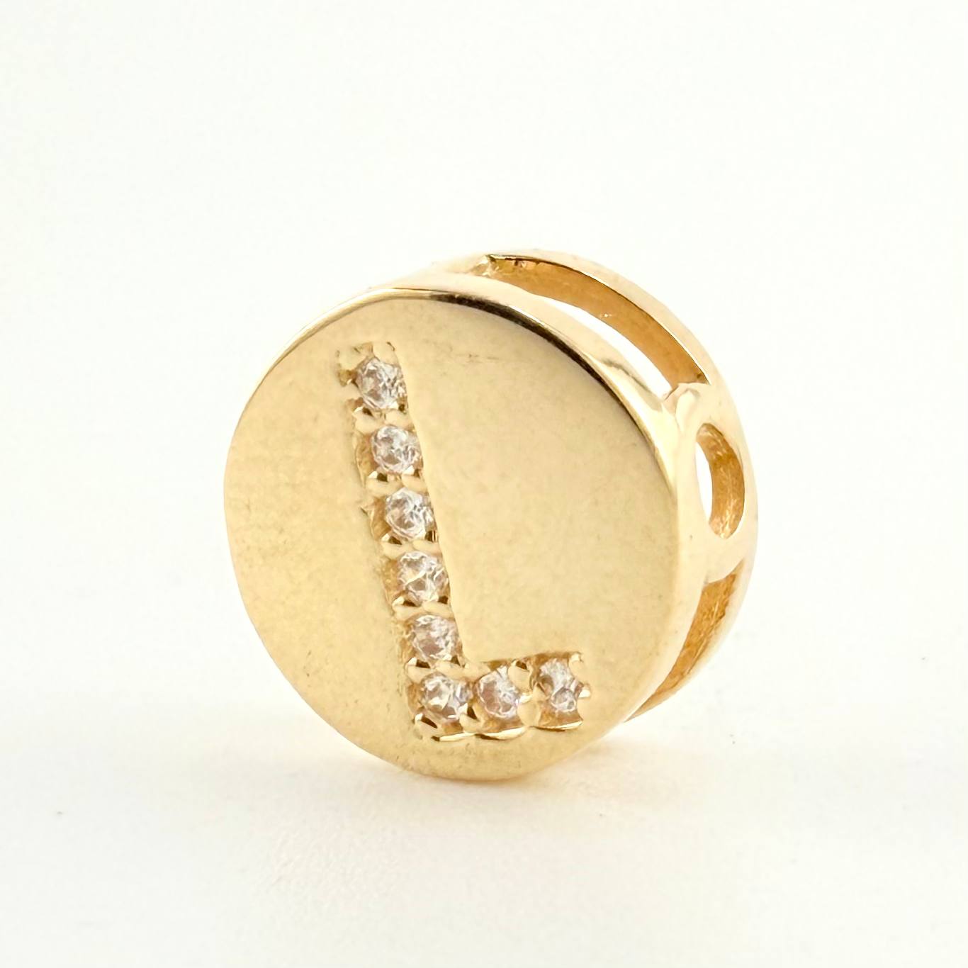 Dije Herraje Letra L 1.35gr / 1cm / Oro Amarillo 18K