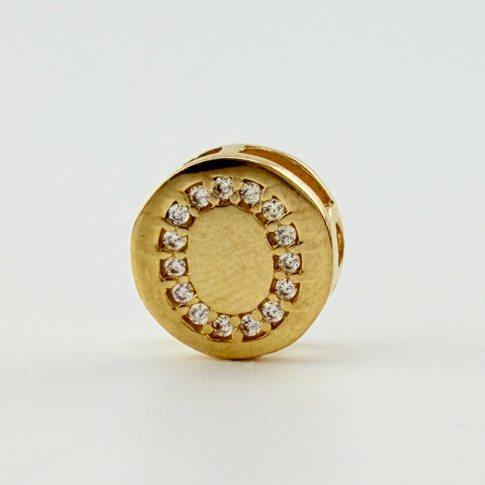 Dije Herraje Letra O 1.35gr / 1cm / Oro Amarillo 18K *