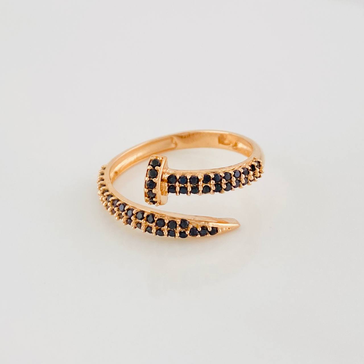 Anillo Clavo 2.6g / T8 Oro Rosa 18K