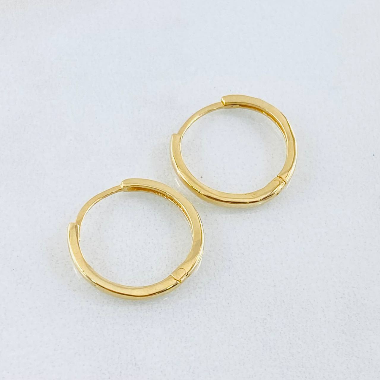 Candongas Carril Liso 1.45gr / 1.4cm / Oro Amarillo 18K