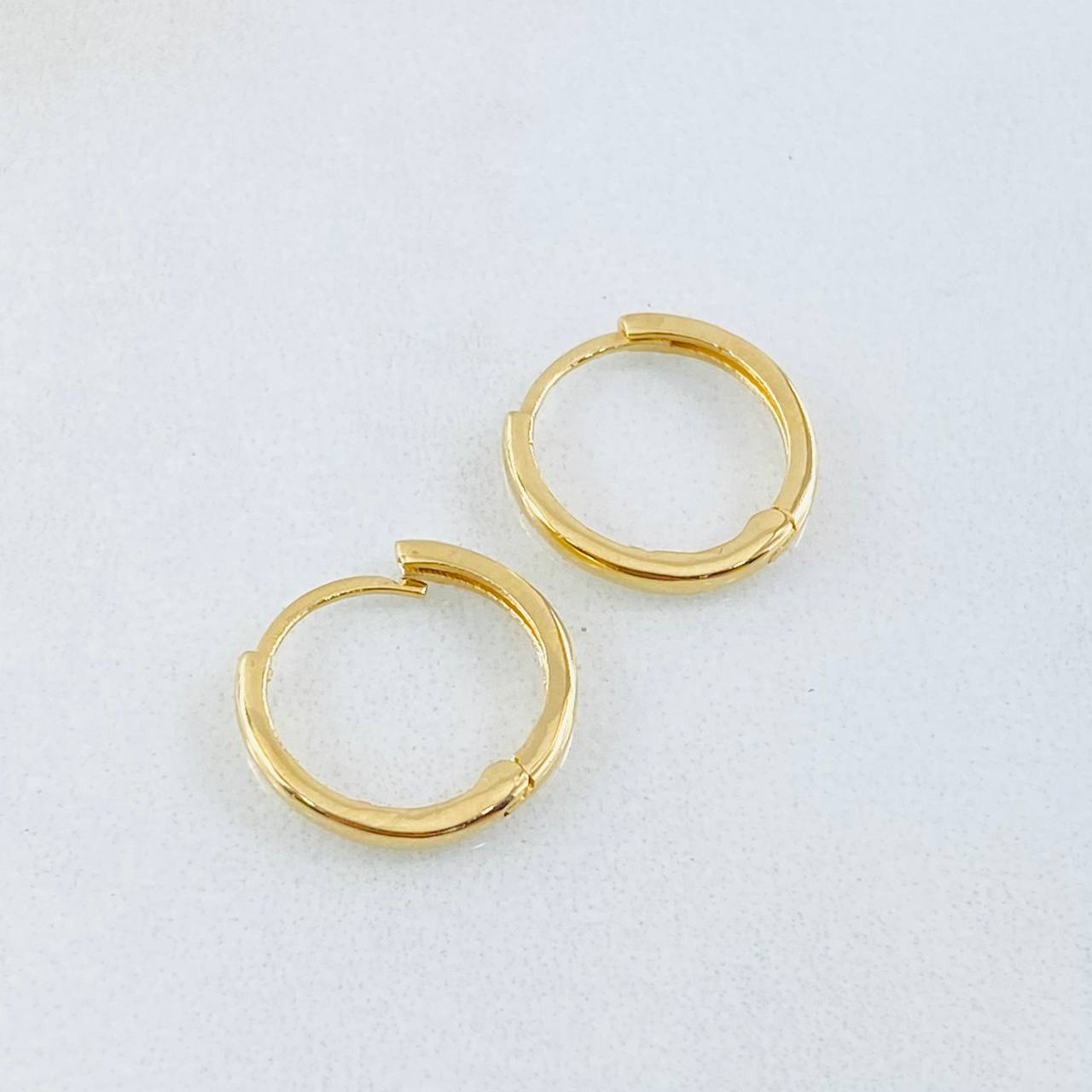 Candongas Carril Liso 1.3gr / 1.2cm / Oro Amarillo 18K