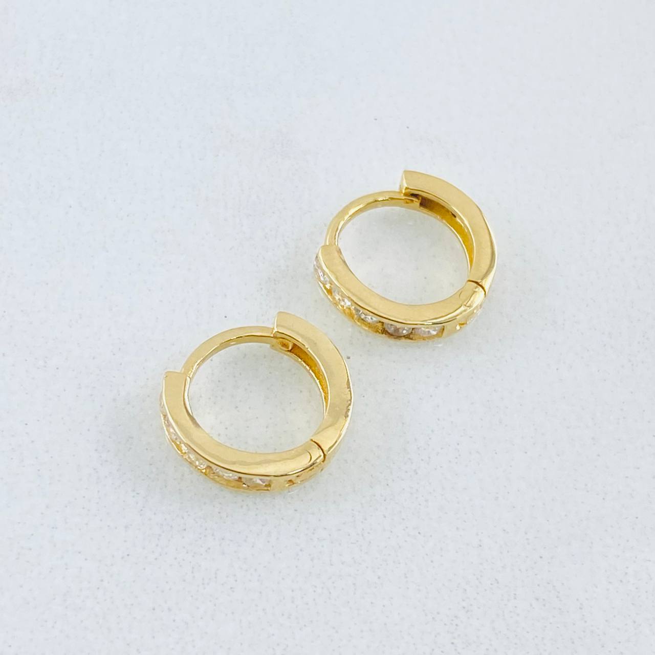 Candongas Carril 1.35gr / 0.9cm / Oro Amarillo 18K *