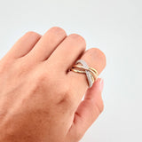 Anillo Lazos Cruzados 5.55 g / T7 Tres Oros 18K