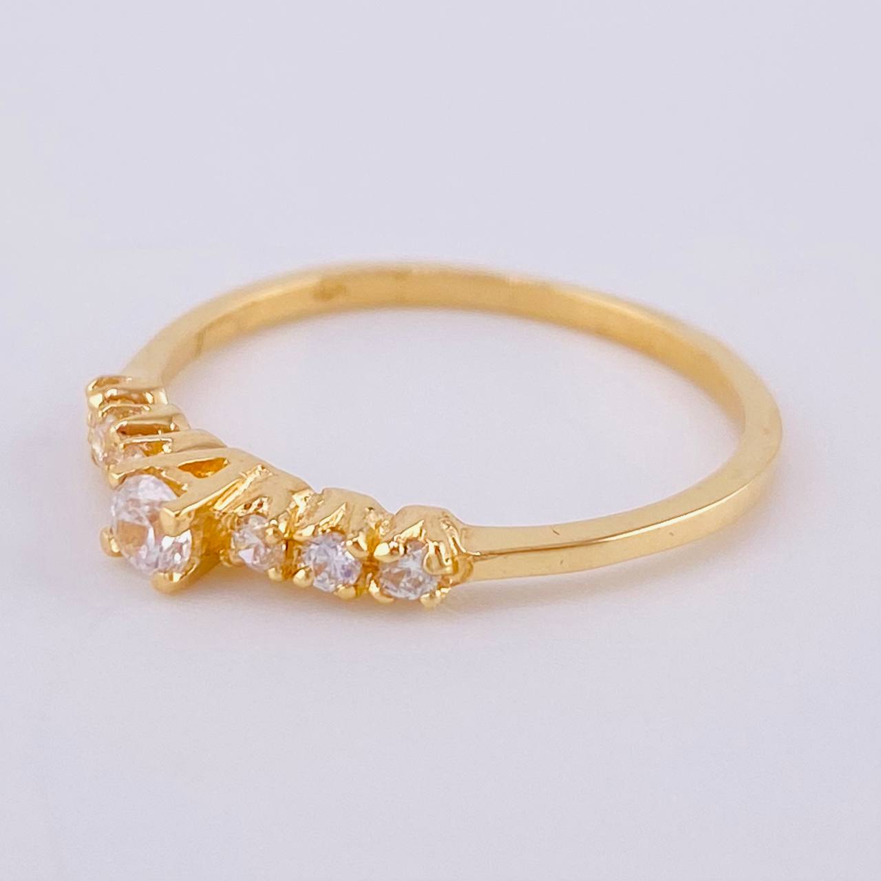 Anillo Solitario Destellante 1.7 g / T7 1/2 Oro Amarillo 18K