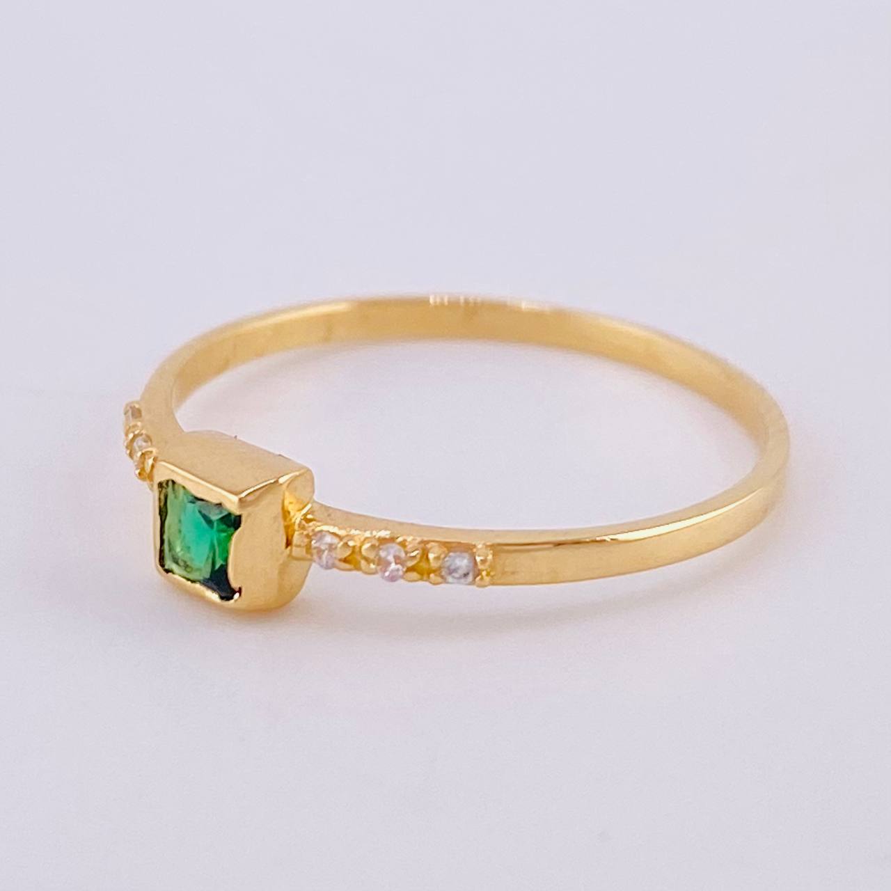 Anillo Solitario Cuadricular 1.1 g / T6 1/4 Oro Amarillo 18K