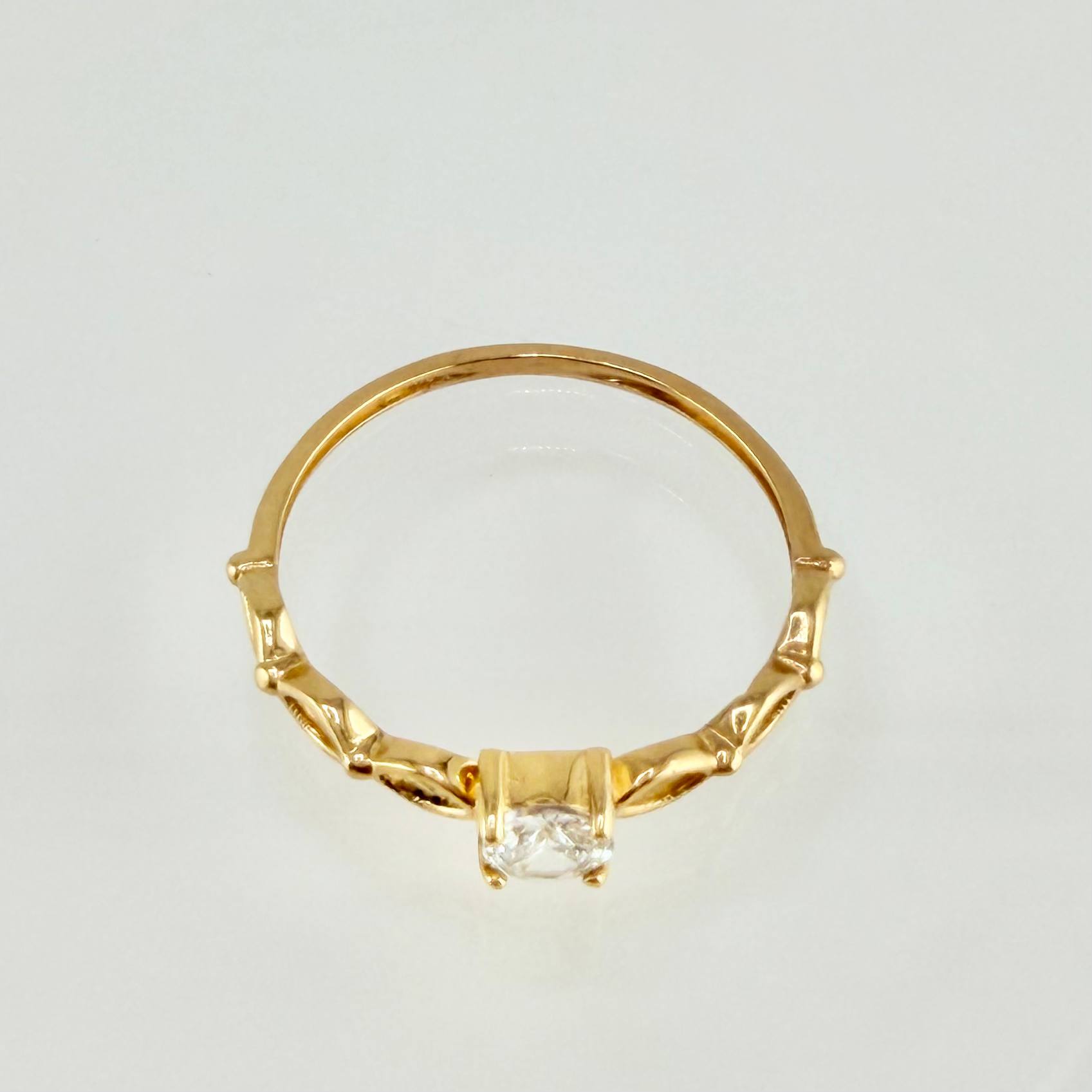 Anillo Solitario Ojos 1.05gr / T5 3/4 / Oro Amarillo 18K