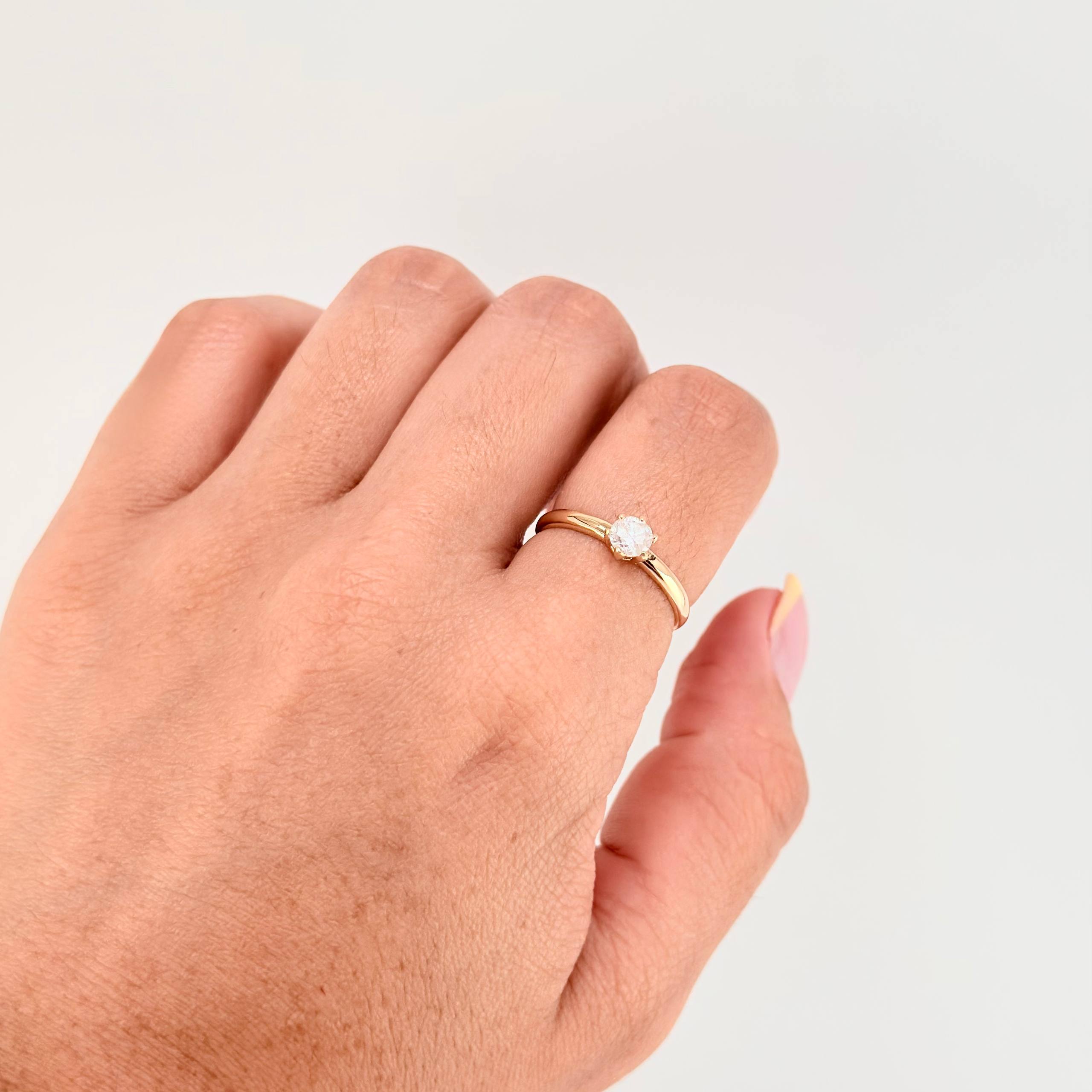 Anillo Solitario Circular 1.2gr / T6 3/4 / Oro Amarillo 18K