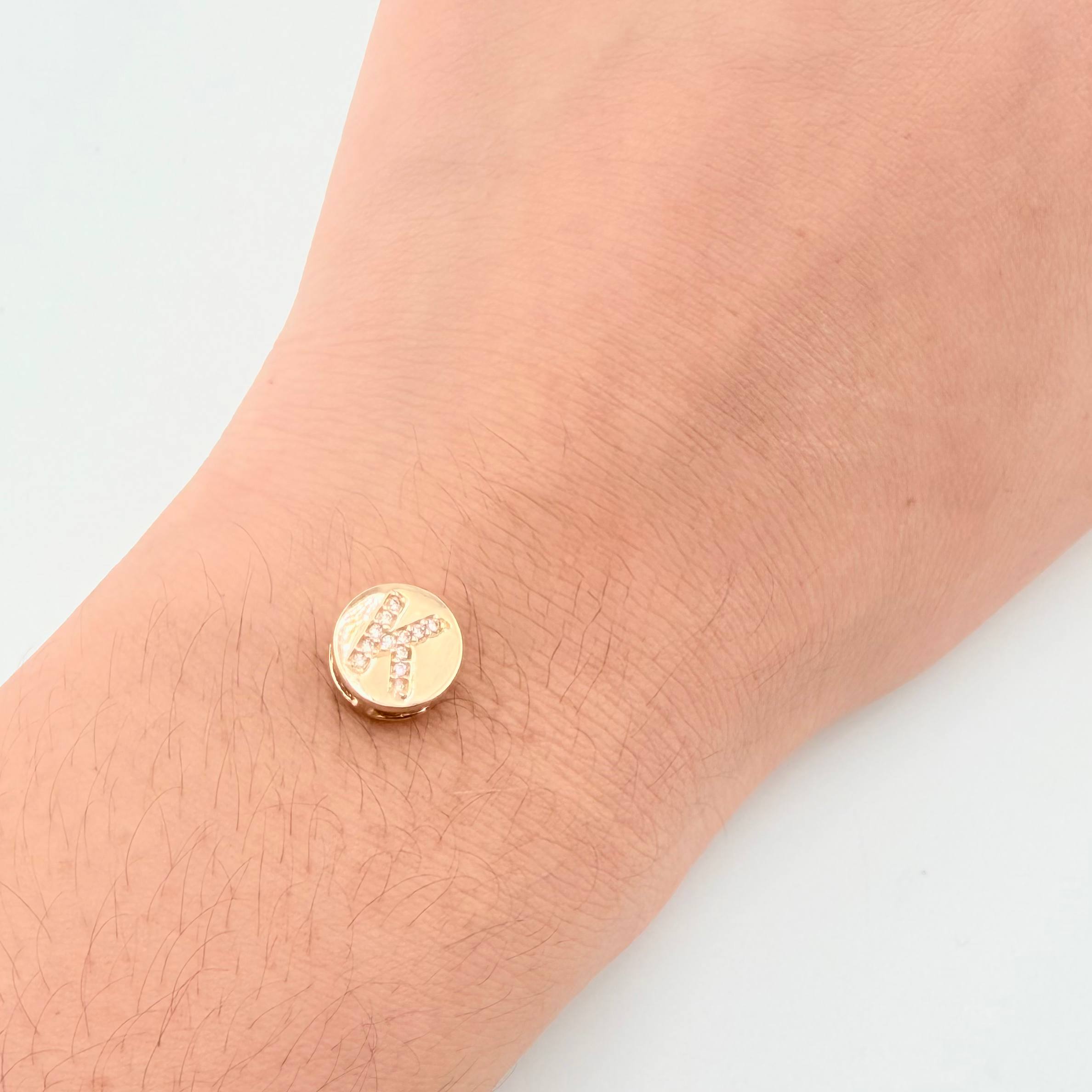 Dije Herraje Letra K 1.25gr / 1cm / Oro Amarillo 18K *