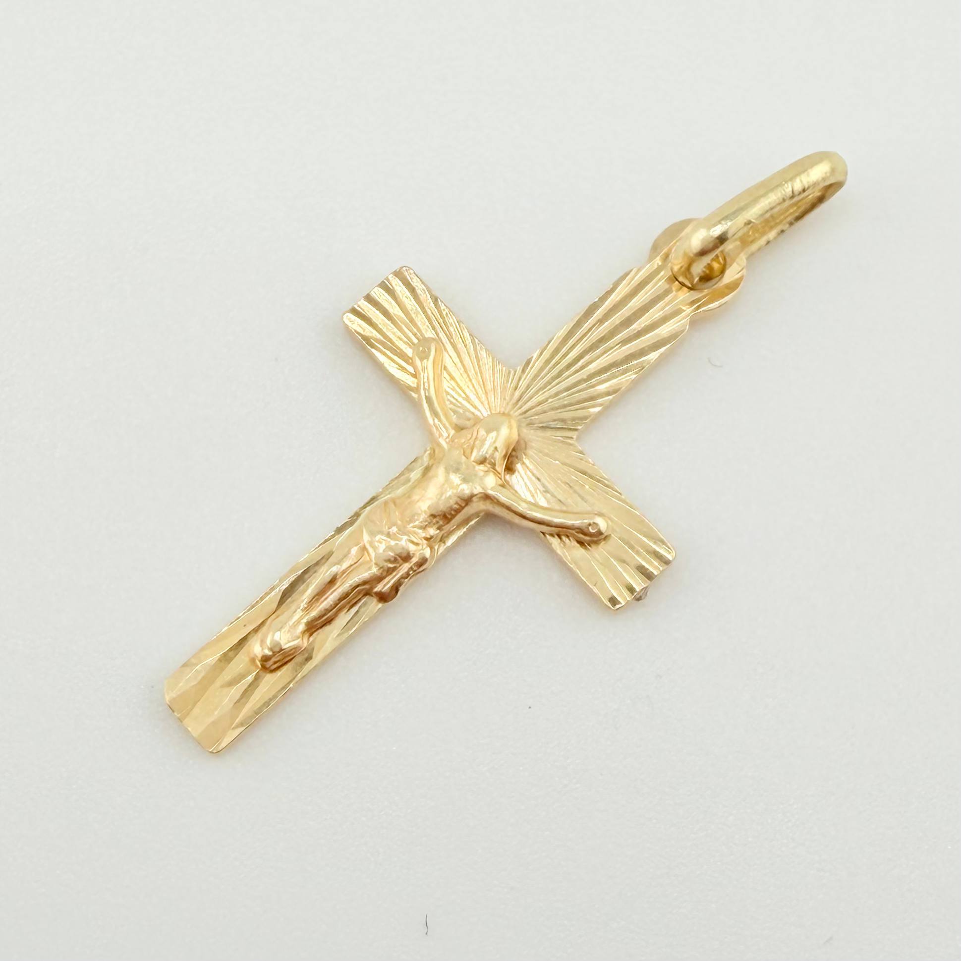 Dije Cruz Cristo 1.15gr / 2.8cm / Oro Amarillo 18K