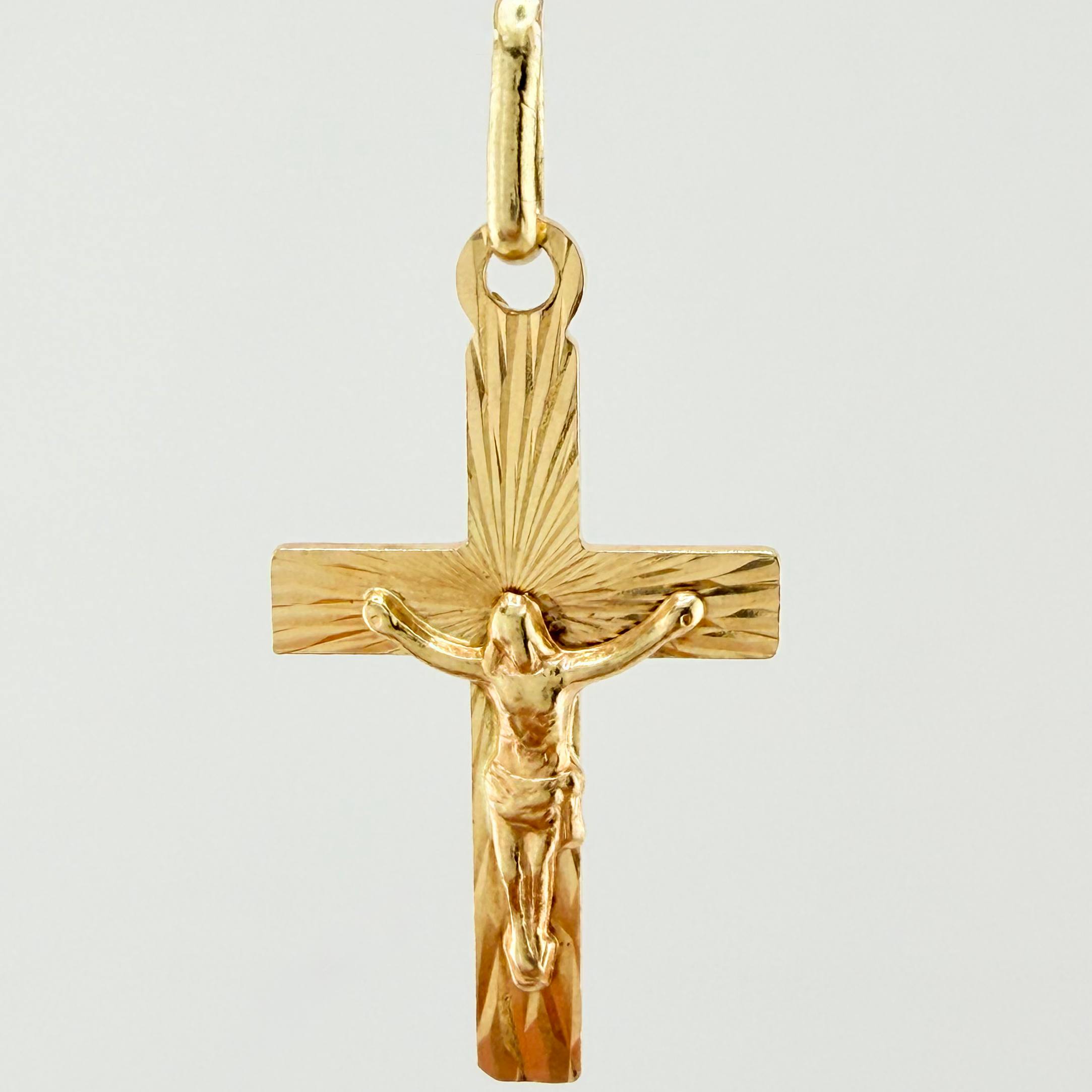 Dije Cruz Cristo 1.15gr / 2.8cm / Oro Amarillo 18K