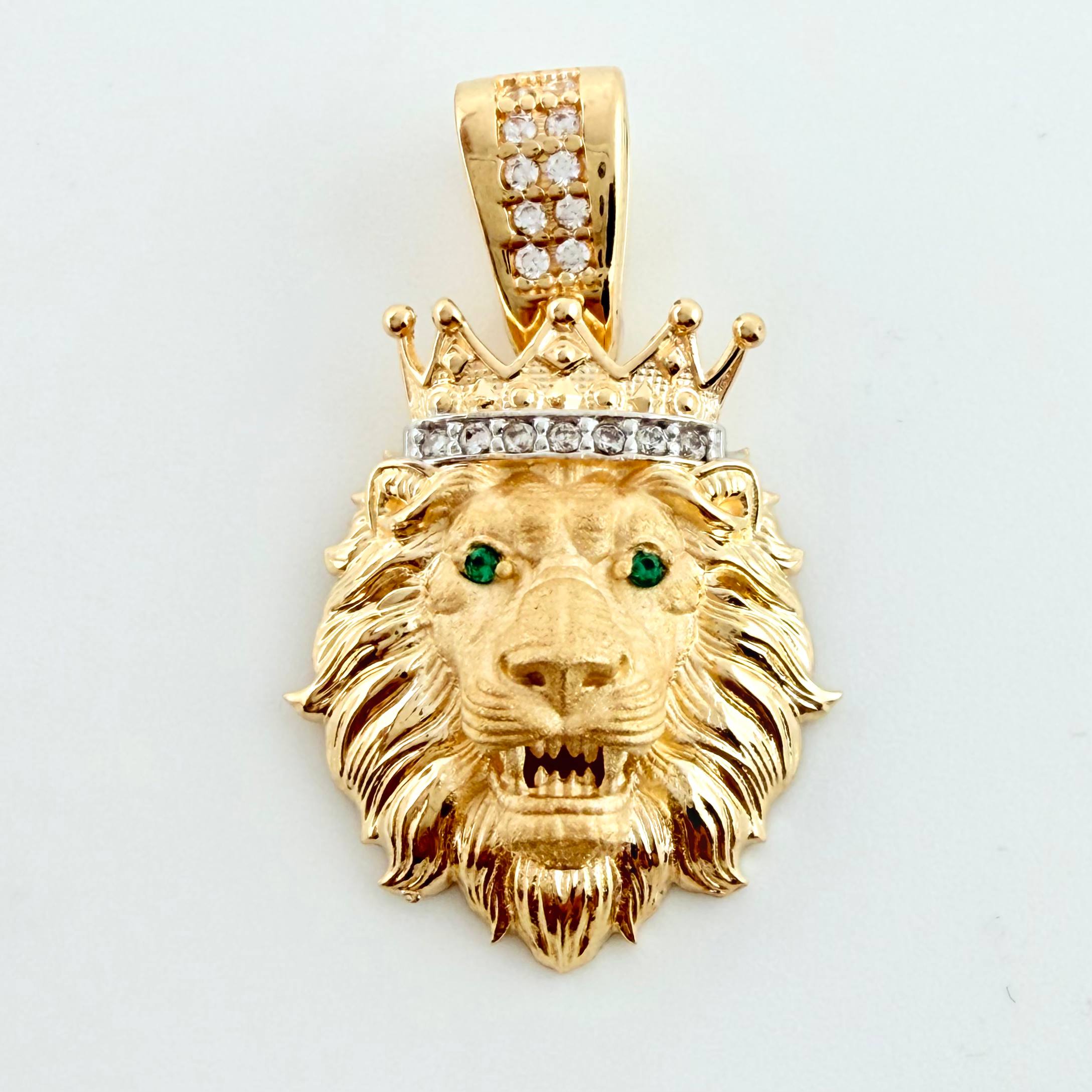 Dije León Corona 3.7gr / 2.7cm / Dos Oros Amarillo Blanco 18K