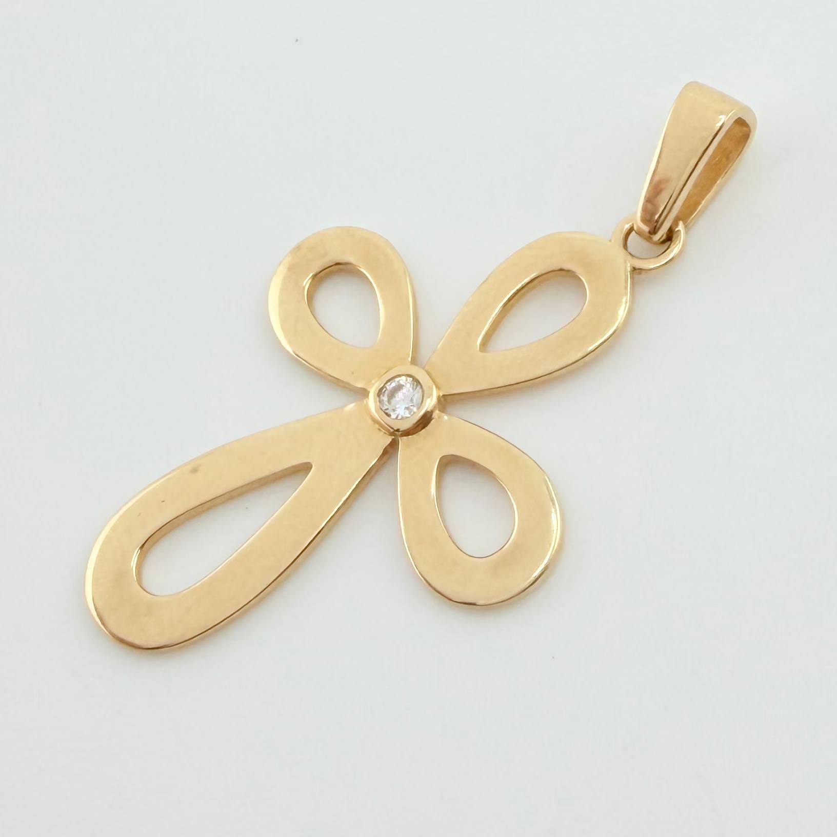 Dije Cruz Floreada 2.7gr / 3.5cm / Oro Amarillo 18K *