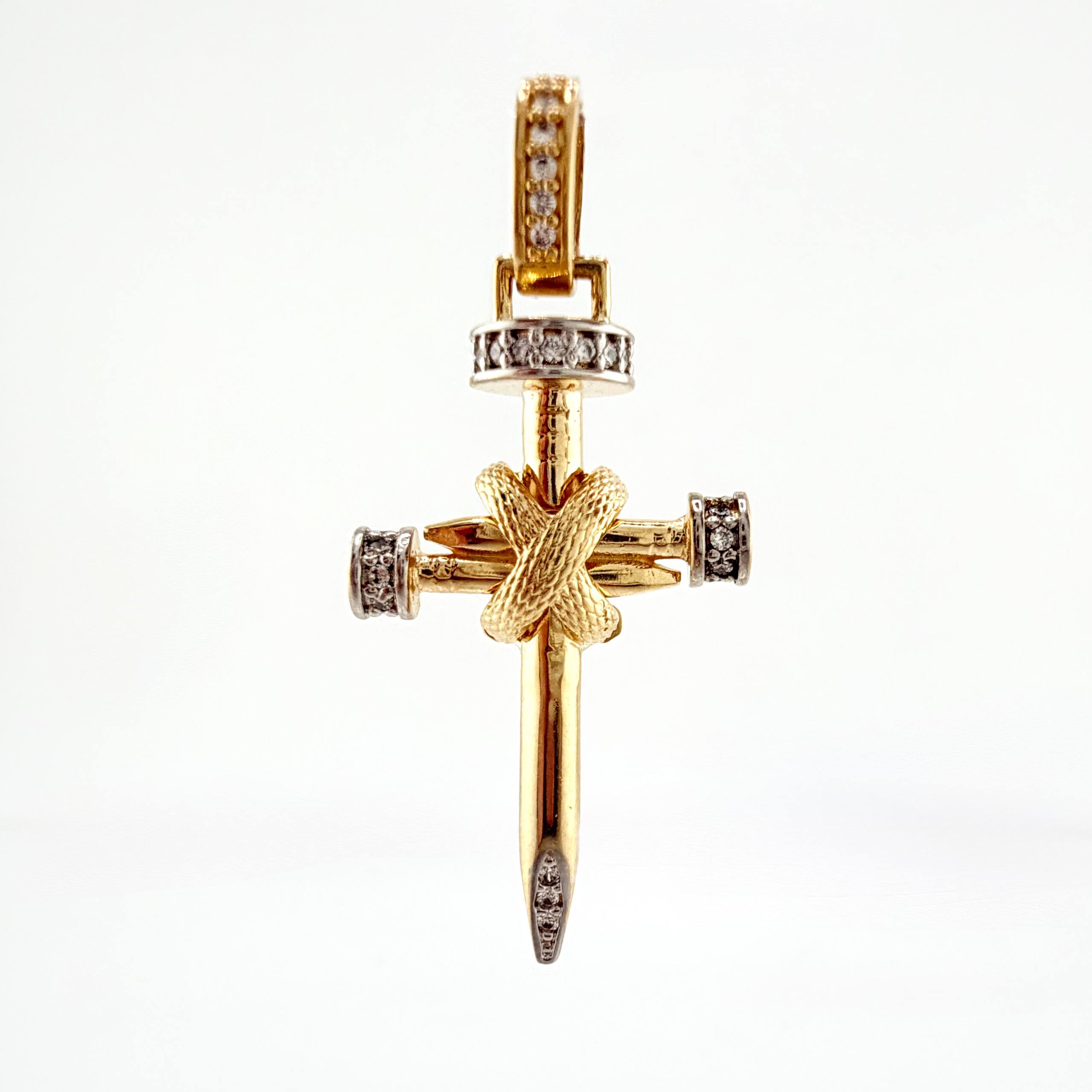 Dije Cruz Clavo 3.8gr / 3.6cm / Dos Oros Amarillo Blanco 18K ©